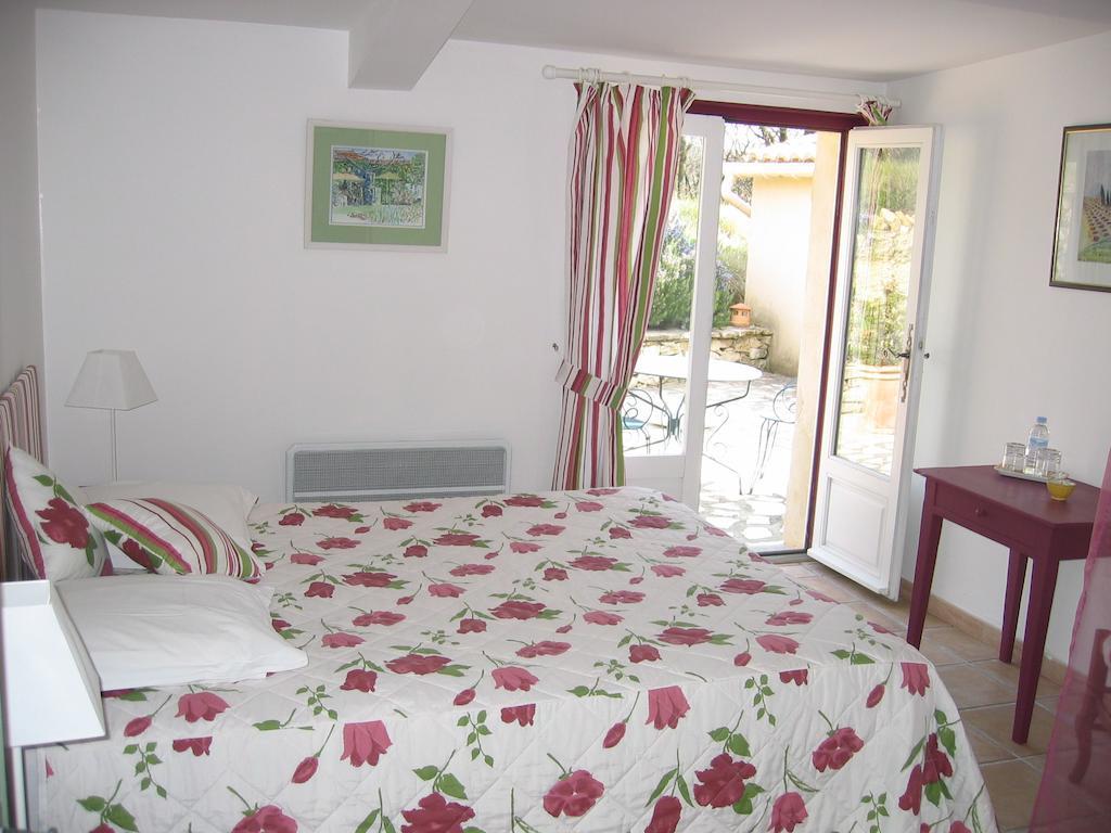 Bed and Breakfast La Pacha Saint-Montan Habitación foto